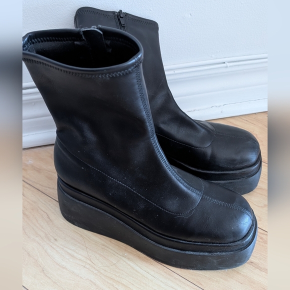 Platform Boots - Picture 1 of 4